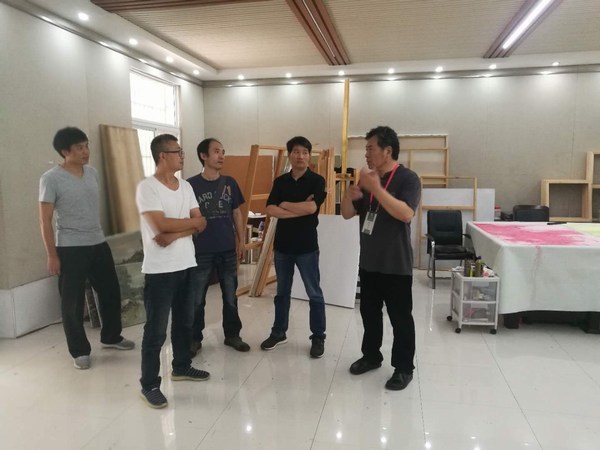 审核评估专家来世界杯官网考察走访.jpg 审核评估专家来世界杯官网考察走访.jpg