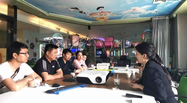 2018-5-24 美加墨世界杯官方网站师生应邀赴郑州约克动漫公司参观学习.jpg
